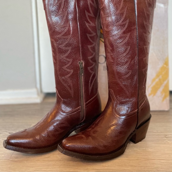 Canela Knee high cowgirl boots in a size 7 - Picture 4 of 11